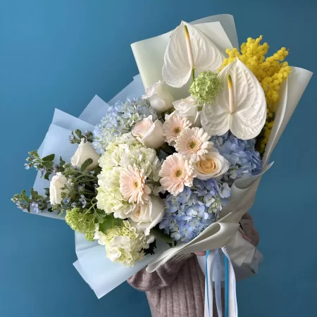 Утонченный микс цветов с доставкой в Таллинне