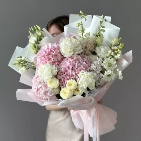 Букет с гортензией Кружевное платье