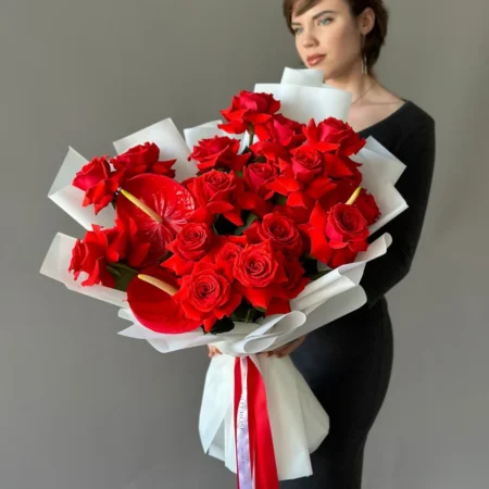 Красные французские розы