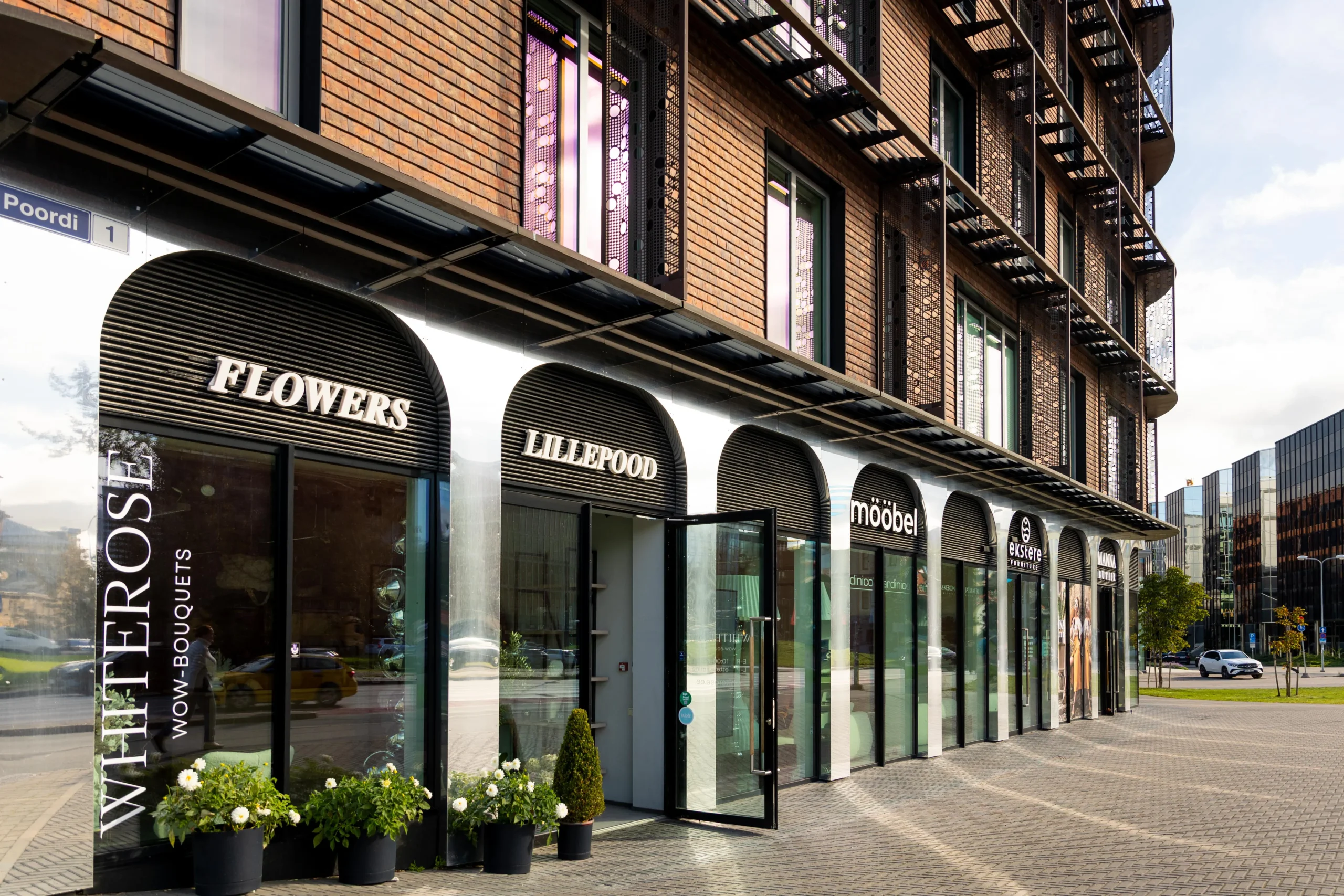 Flower shop WHITEROSE exterior (2)