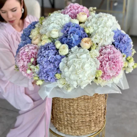 Kashpo hortensiatega