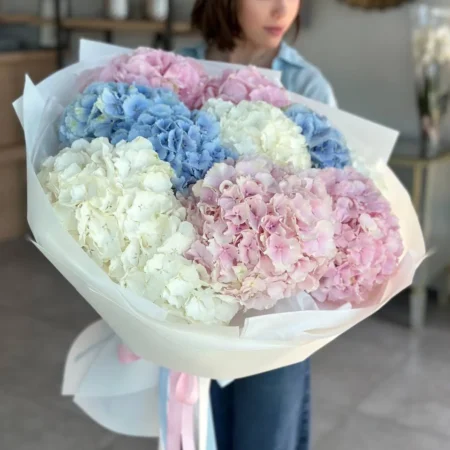 Mono hydrangea bouquet